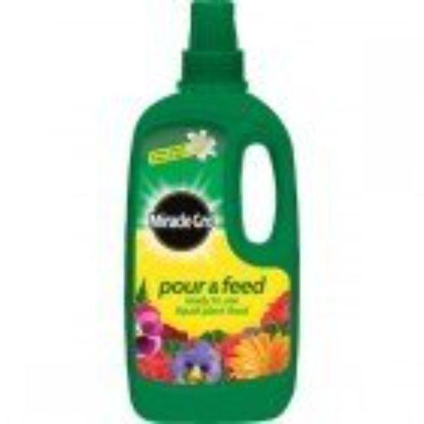 Miracle-Gro Pour &amp; Feed 1Lt