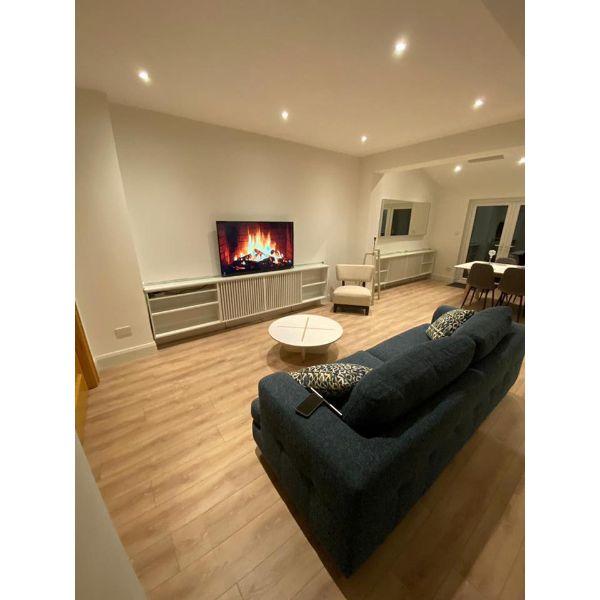 Canadia Charleston Oak Laminate Flooring 192X1258X12mm(1.77S/Y)