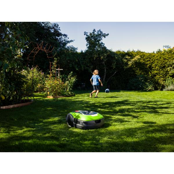 Greenworks 1500m2 Robotic Lawnmower