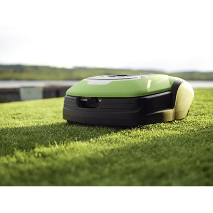 Greenworks 1500m2 Robotic Lawnmower