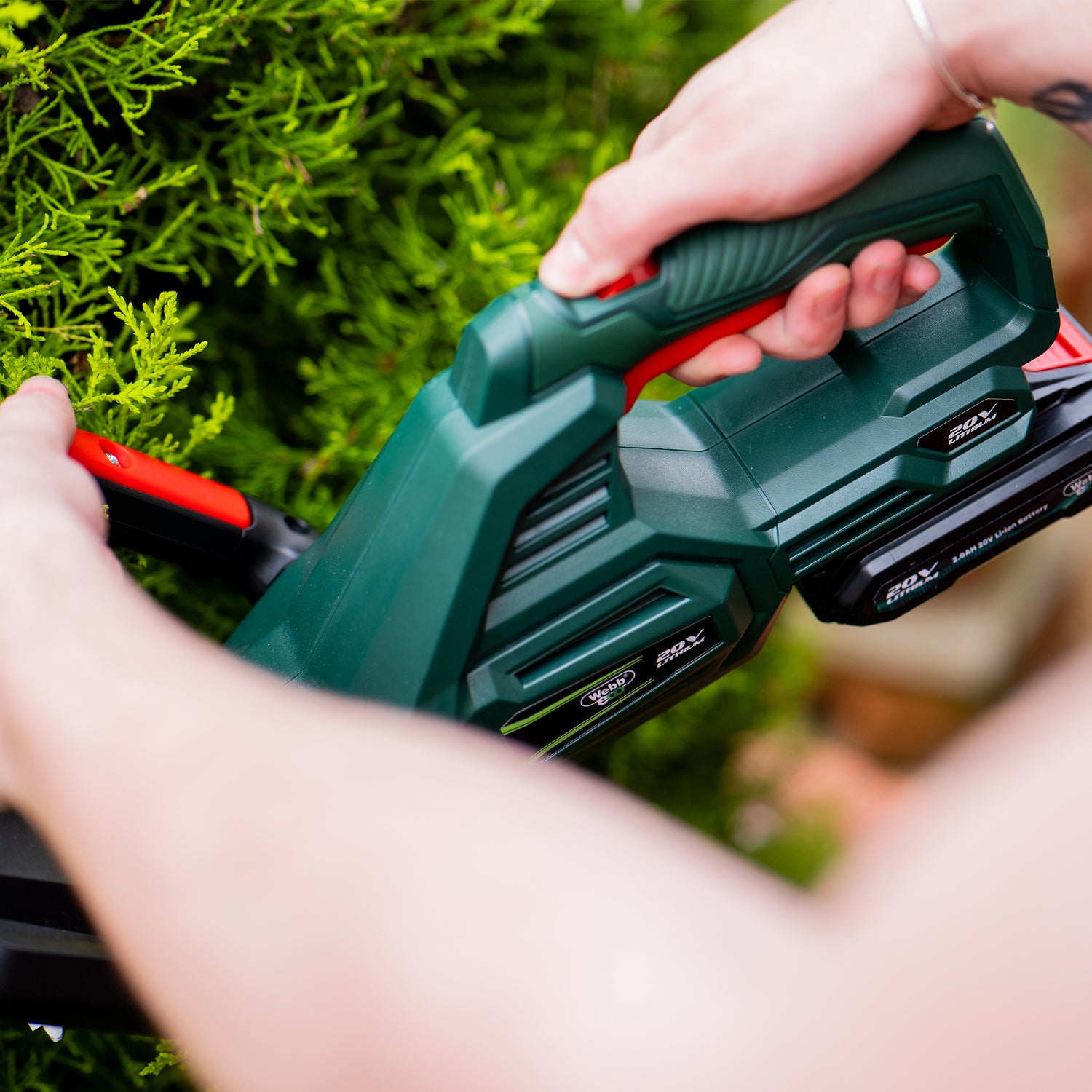 Webb Eco 20v Cordless 50cm Hedge Trimmer with 1 x 2ah battery &amp; charger