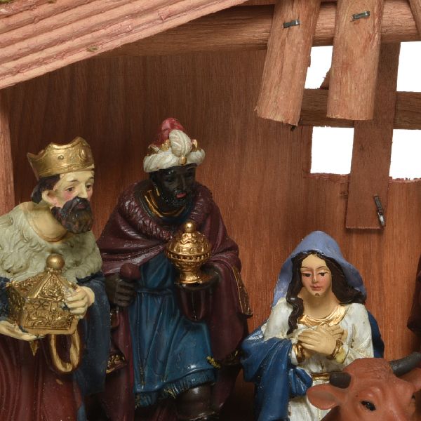 Christmas Nativity house with 8 figures - MDF