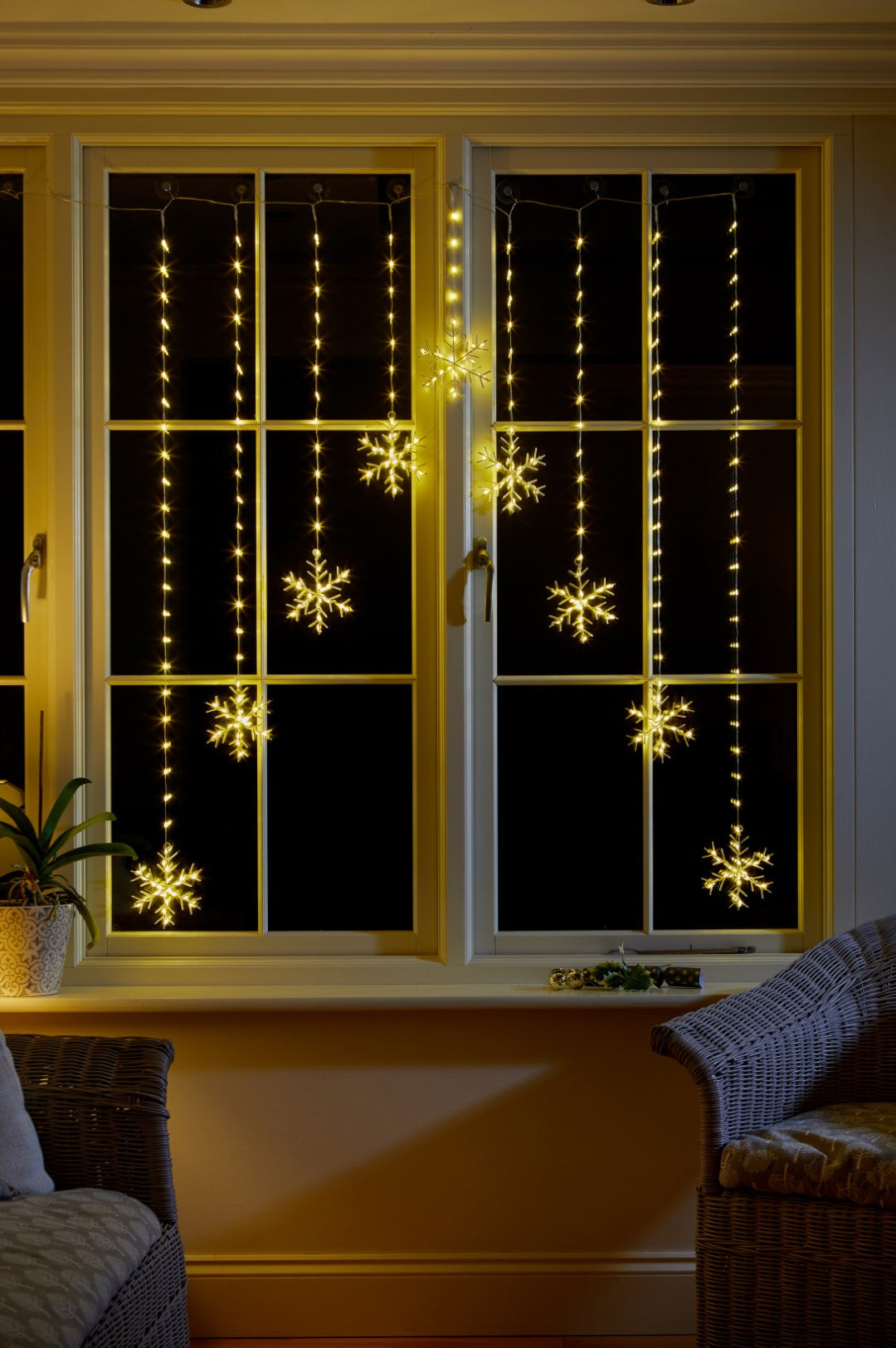 Christmas Snowflake Curtain Lights - Warm White 120x120 339 LEDs