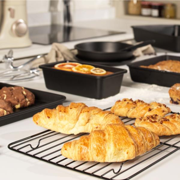 Salter Bakes 7pc Stacking Bakeware Set