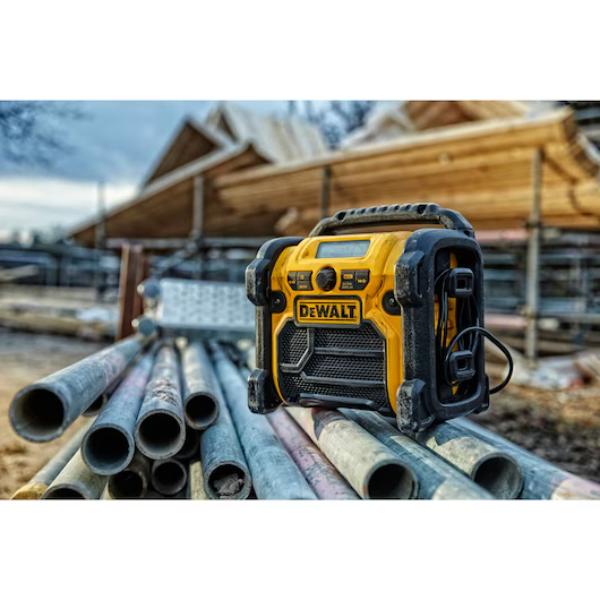 DeWalt DCK2046P2 18V Twin Nailer Kit